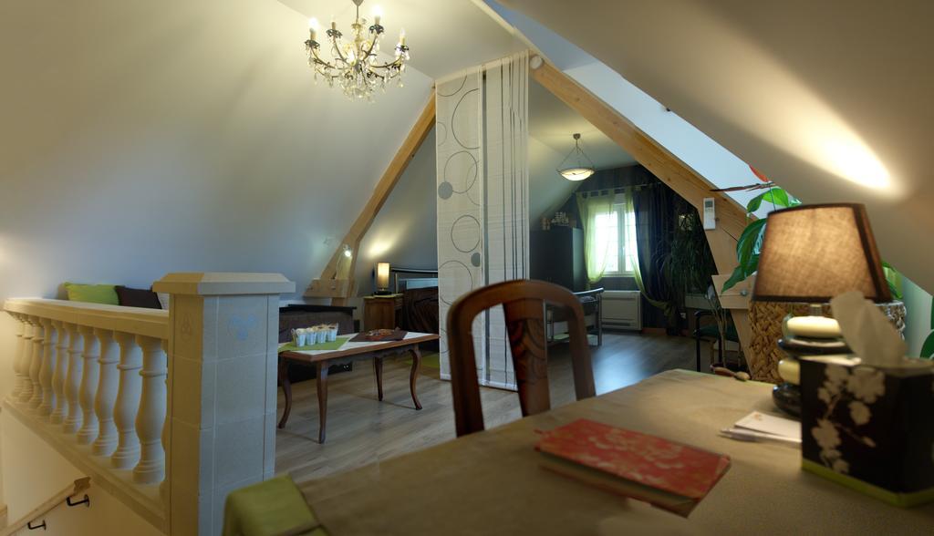 Bed and Breakfast La Carriere Charentilly Zimmer foto